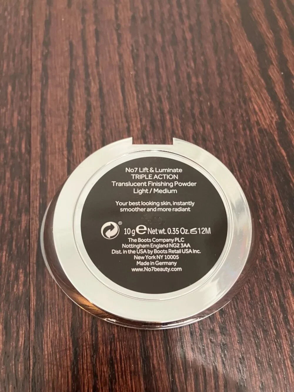 No7 Lift & Luminate Triple Action Powder, Light/Medium, 10g, Brand New